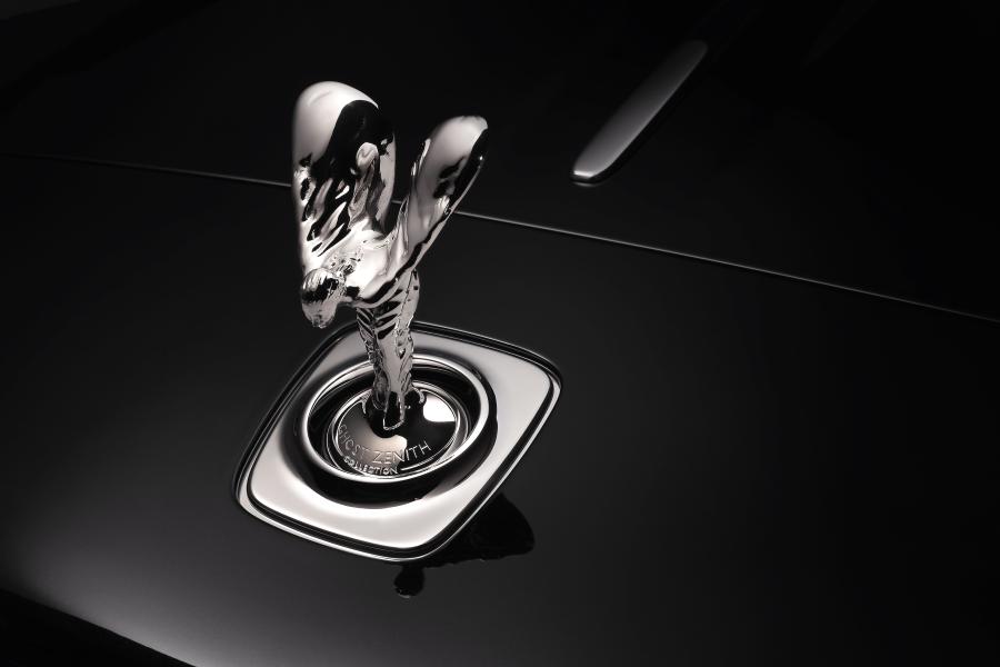 Логотип Rolls-Royce Ghost Zenith Collection 2019 года  (фото 2 из 8)